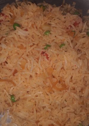 A picture of Vegetable Peas Tomato Pulao.