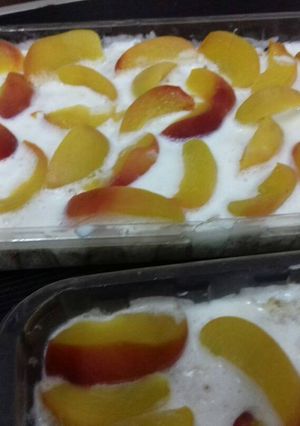 صورة لوصفة كنافة بالكريمة و الخوخ