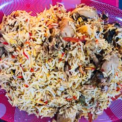 A picture of Chicken cubes pulao.