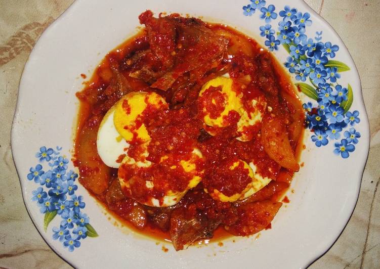 Balado Telur Kentang + Ikan Kering (rice cooker)