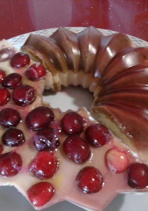 Una foto de Tarta de queso con cerezas