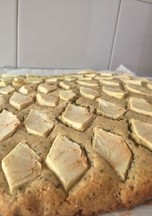 Foto di Torta di mele con farina di avena e semi di papavero