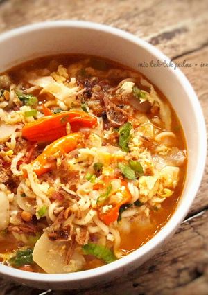 Foto resep Mie Tek-Tek Pedas dari Mie Instan Goreng #pr_anekamiekuah