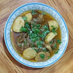 A picture of Daighi Aloo Gosht.