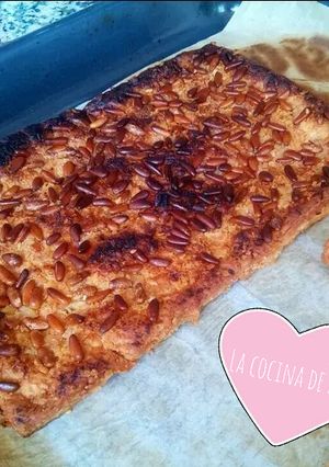 Una foto de Coca de llardons / chicharrones súper fácil Especial Sant Joan💥