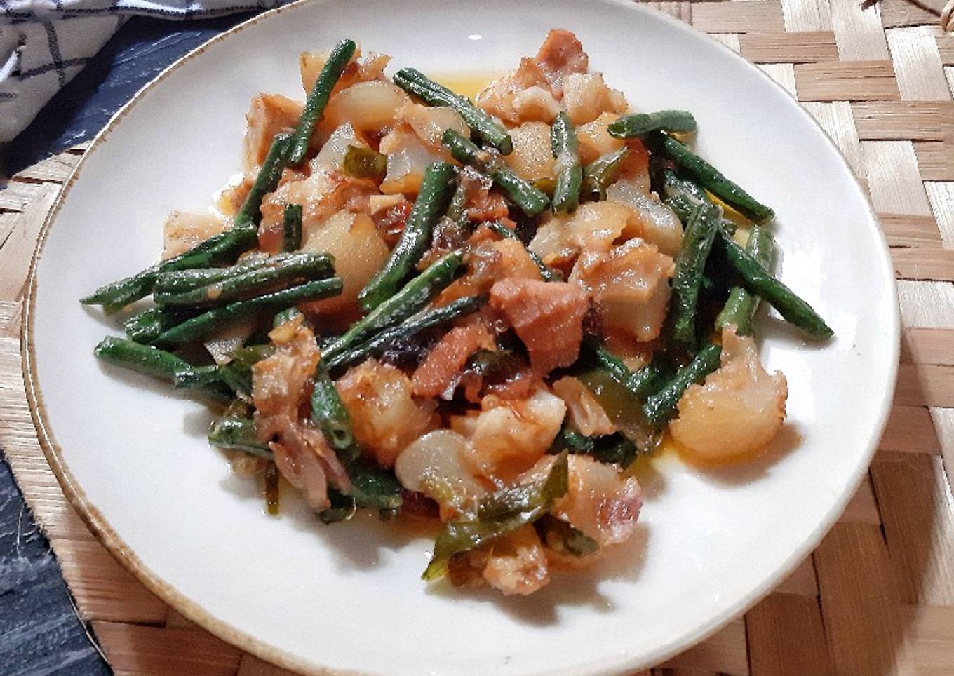 Langkah Mudah untuk Membuat Tumis Kacang Panjang - Kikil, Enak