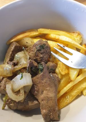 Pirított pulykamáj zöldekkel recept fotója