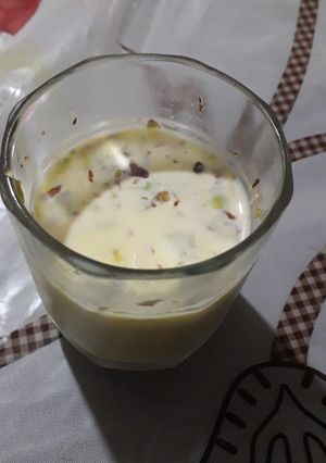 ડ્રાયફ્રુટ મિલ્ક (Dryfruit Milk Recipe in Gujarati) રેસીપી મુખ્ય ફોટો
