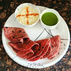 A picture of Beetroot paratha.
