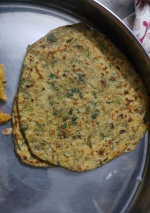 मेथी का पराठा(methi paratha recipe in hindi) रेसिपी मुख्य फोटो