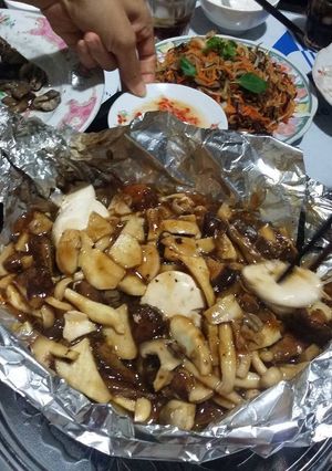 Hình của món Nấm nướng giấy bạc.