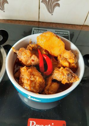 গোয়ান স্টাইল চিকেন কষা(goyan style chicken kosha) রেসিপির প্রধান ছবি