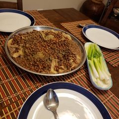 A picture of لوبيا حمراء مع الخبز Red beans with bread.