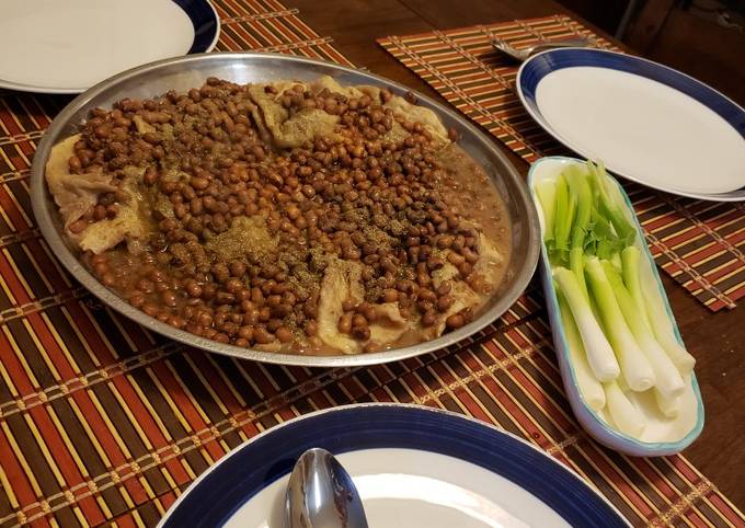 لوبيا حمراء مع الخبز Red beans with bread