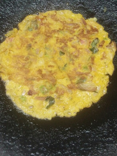 மசாலா ஆம்லெட் (Masala omelette recipe in tamil) செய்முறை முக்கிய புகைப்படம்