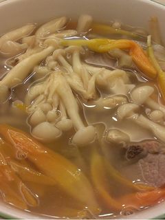 [好菇多多] 金針菇菇榨菜排骨湯 的食譜成品照片