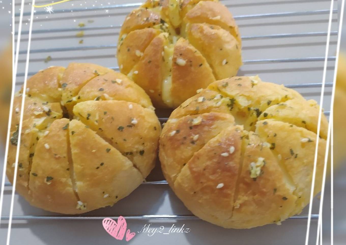 Korean Garlic cheese cream bread