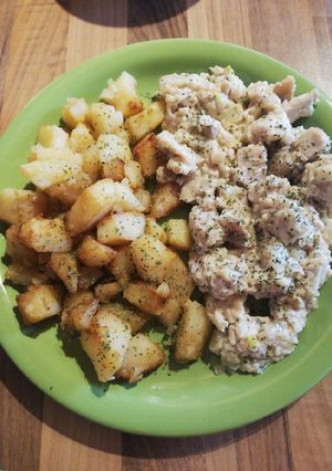 Tejszínes fokhagymás-gombás sült csirkemell recept fotója