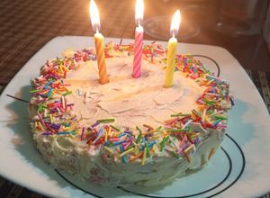 Una foto de Funfetti cake🎂 Torta de cumpleaños