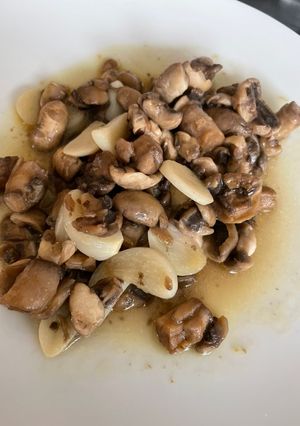蒜味蘑菇-懶人不切版本，也可以當歐姆蛋配料 的食譜成品照片