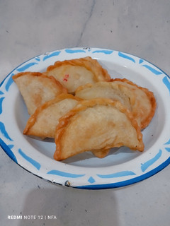 Foto resep Cireng Pastel Isi Ayam Pedas /Keju