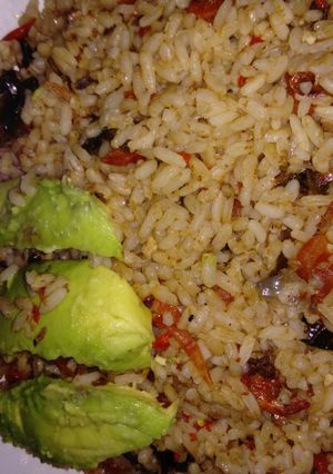 A picture of Jellof rice with Avocado pear.