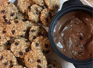 Une photo de Mini Cookies Flocon d’avoine, Banane et Pépites de chocolat 🍌🍪Rapide