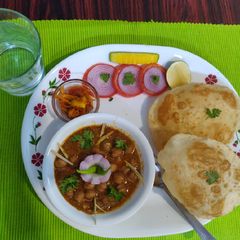 A picture of Punjabi Chole bhature.