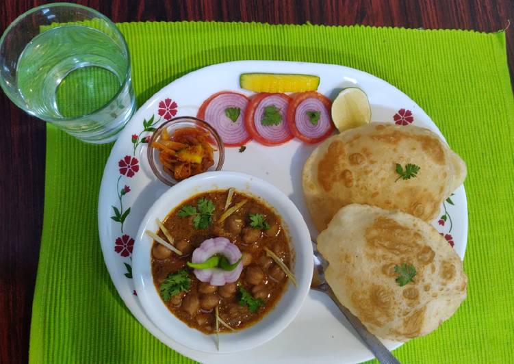 How to Make Super Quick Homemade Punjabi Chole bhature