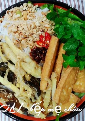Hình của món Bún trộn chay.