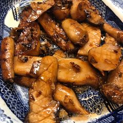 King oyster mushroom ‘steaks’ A picture of King oyster mushroom ‘steaks’.