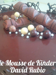 Una foto de Tarta de mousse de Kinder Bueno
