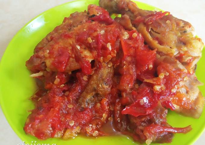 Ayam goreng bumbu balado