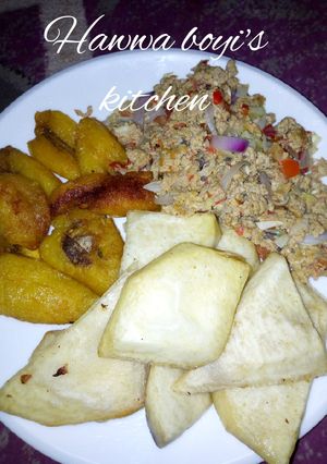 A picture of Fried yam and plantain with Scramble eggs.
