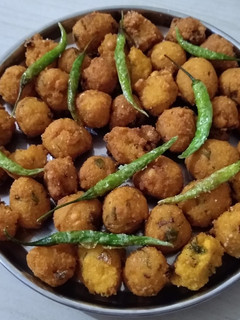 દાલવડા [બરોડા ની પ્રખ્યાત વાનગી] (Dalvda Recipe in Gujarati) રેસીપી મુખ્ય ફોટો