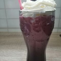 A picture of Berries Milkshake 🍹.