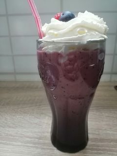A picture of Berries Milkshake 🍹.