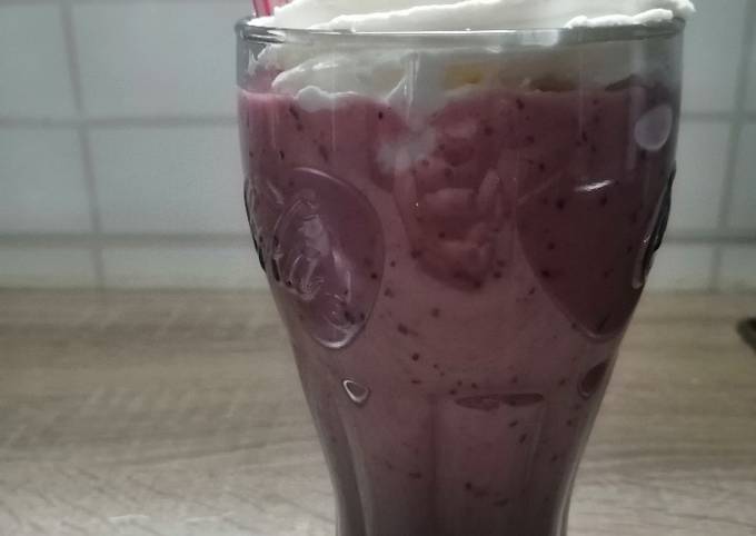 Berries Milkshake 🍹