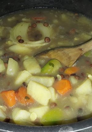 Una foto de Guiso de lentejas sin carne