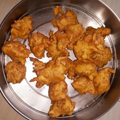 A picture of Onion pakoda.