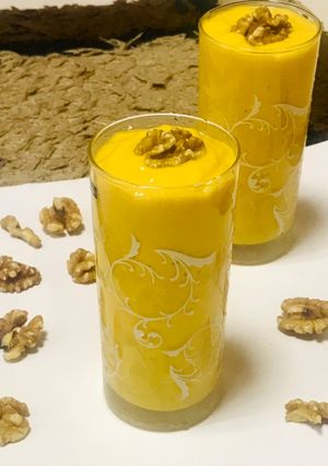 A picture of Mango walnuts smoothie.