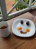 Huevos de chocolate con naranja, Almendras y mermelada de fresa