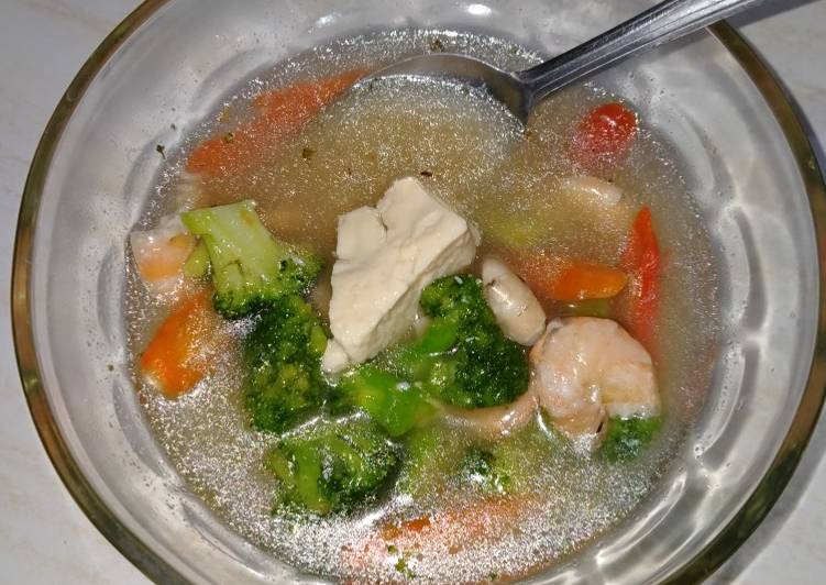 Cara meracik Sup udang tahu brokoli yang enak