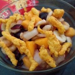 A picture of Fruit Munch🍌🍒🍎with Kurkuray Crunch😉🌶.