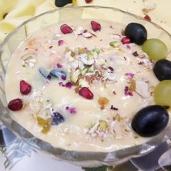 A picture of Fruit Custard.