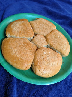 A picture of Buns in pan.