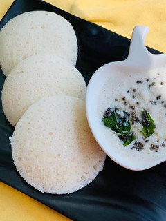 A picture of Mallige Idli.