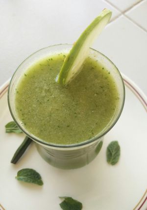 A picture of Minty Bottle guard and drumstick juice.