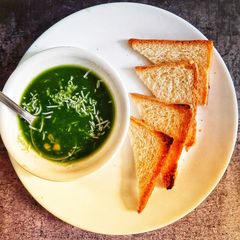 A picture of Spinach & corn soup.