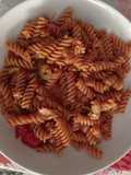 Pasta de lentejas con conservas